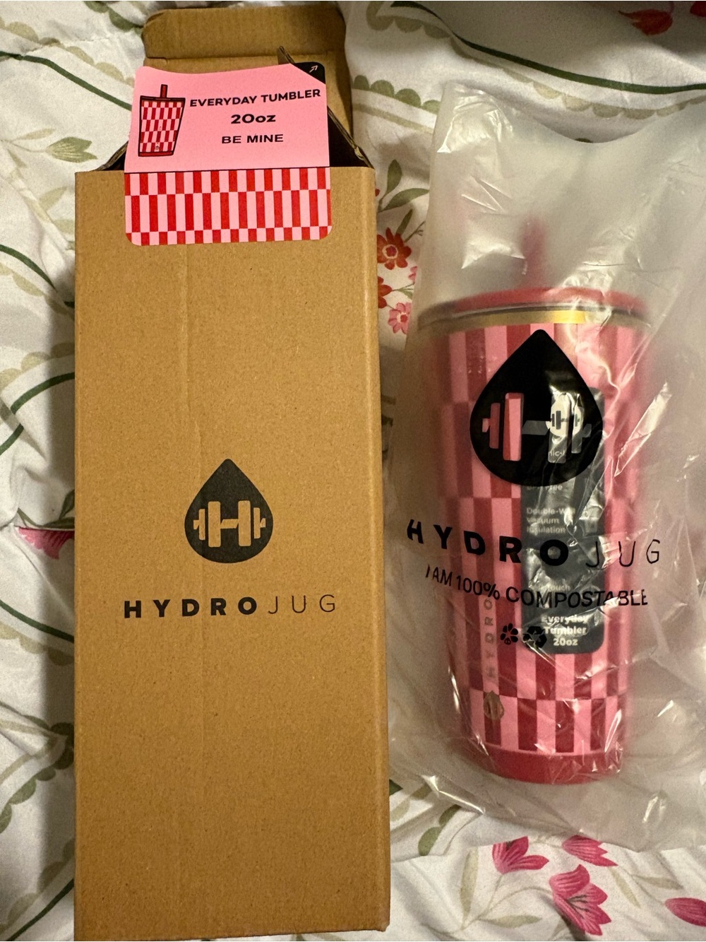 HydroJug Red and Pink Checker 20oz Everyday Tumbler - Picture 3 of 4